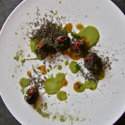 Immagine delle nostre lumache stufate nel fieno e muschio.